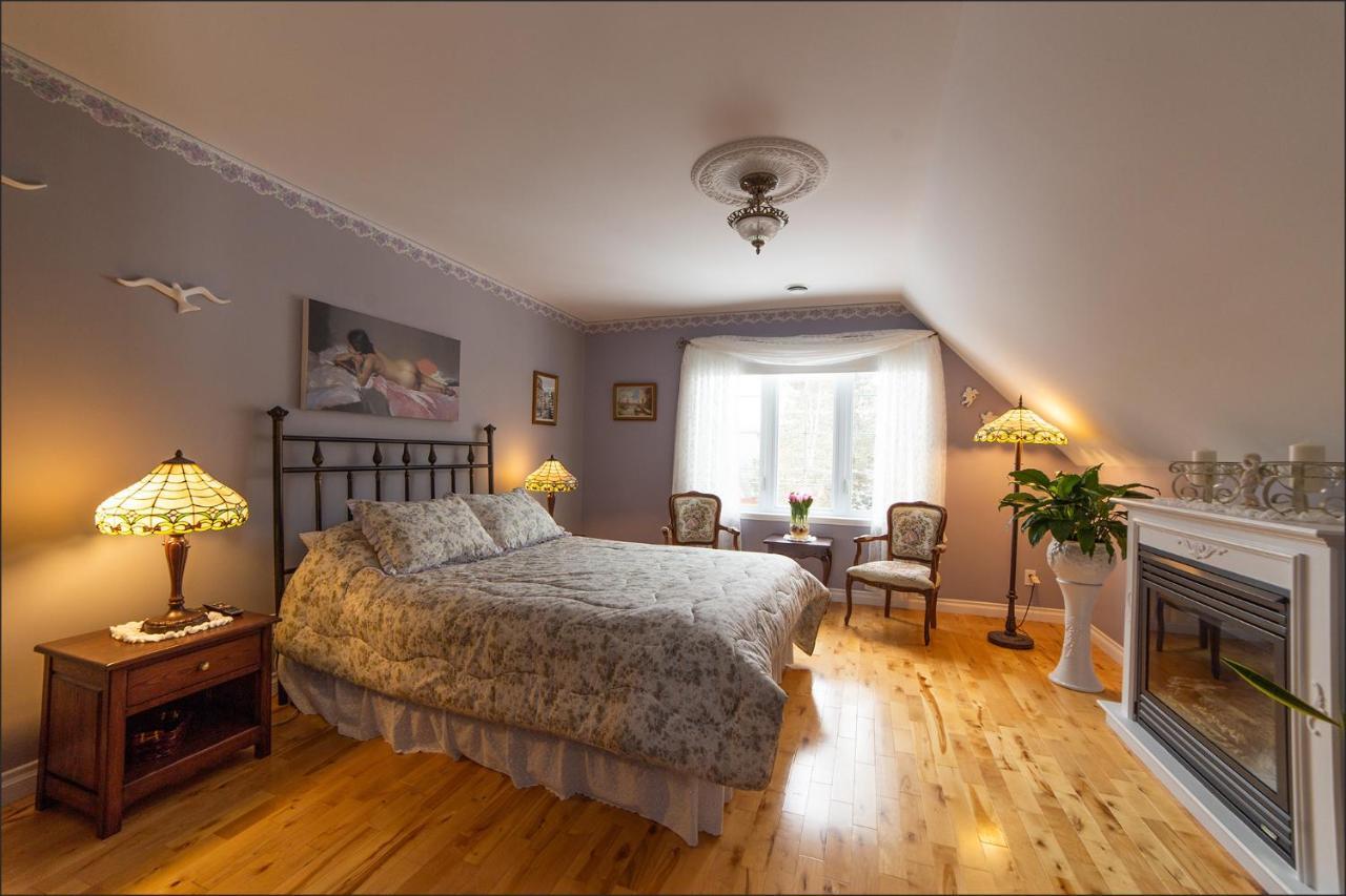 Bed and breakfast Au coeur de Saint-Sauveur-des-Monts Extérieur photo