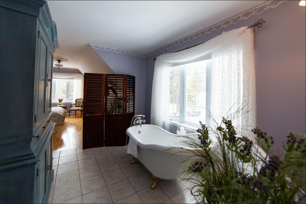 Bed and breakfast Au coeur de Saint-Sauveur-des-Monts Extérieur photo