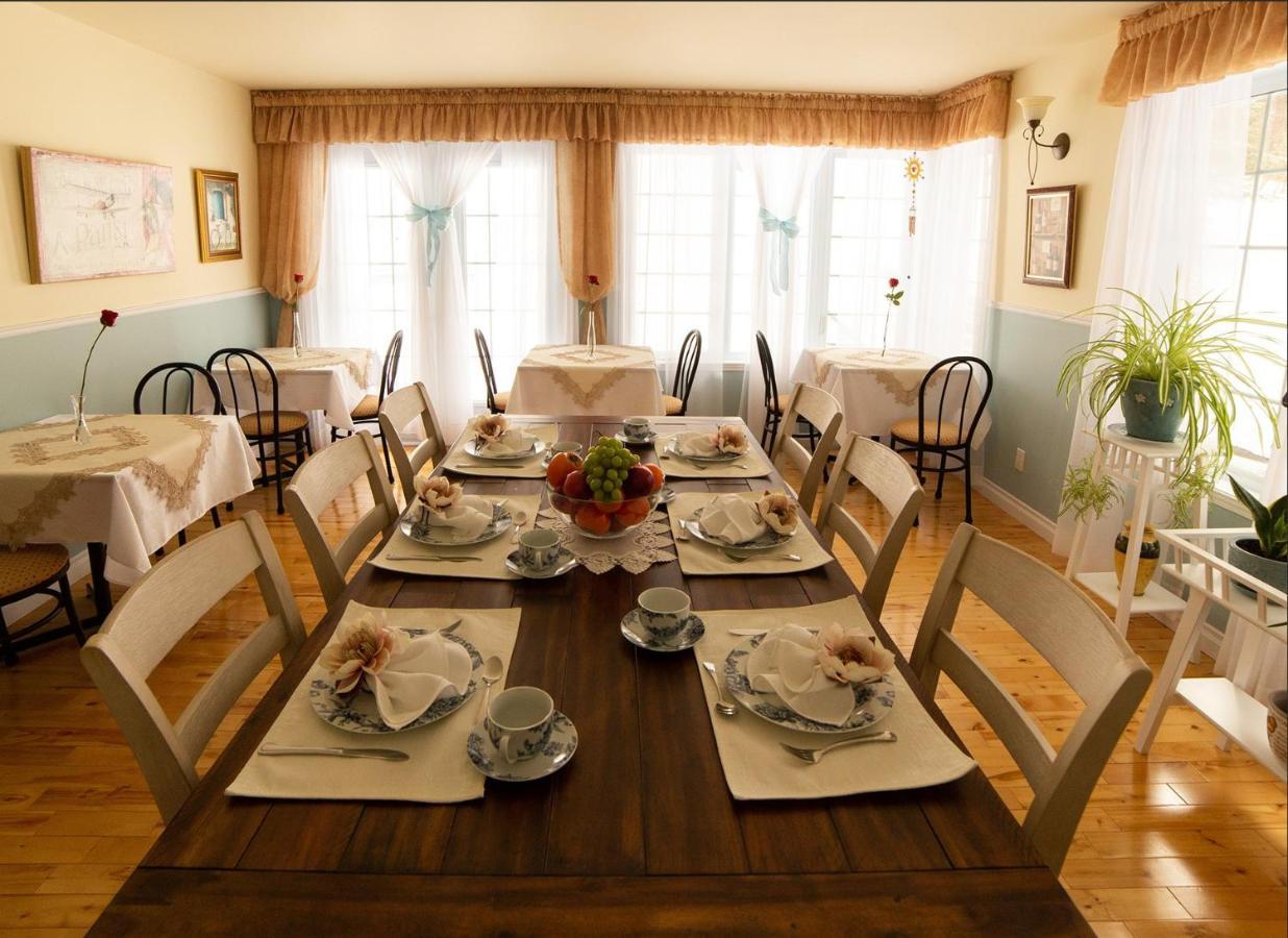 Bed and breakfast Au coeur de Saint-Sauveur-des-Monts Extérieur photo