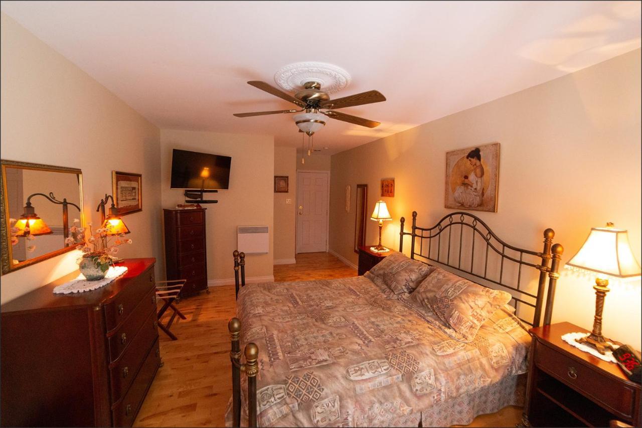 Bed and breakfast Au coeur de Saint-Sauveur-des-Monts Extérieur photo