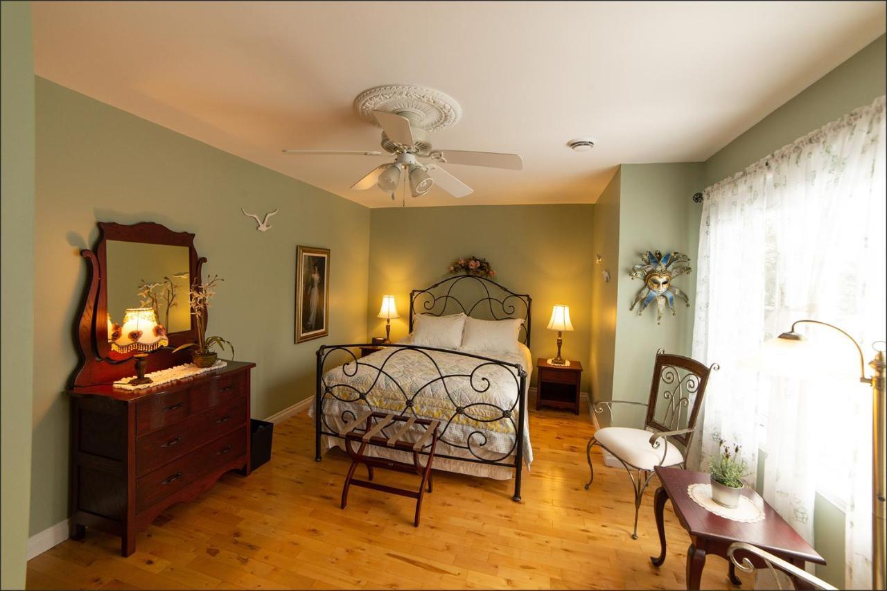 Bed and breakfast Au coeur de Saint-Sauveur-des-Monts Extérieur photo