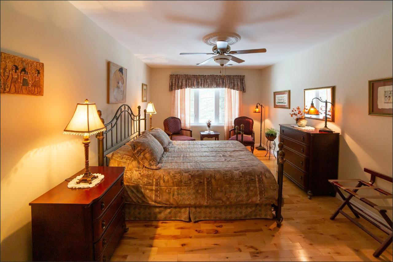 Bed and breakfast Au coeur de Saint-Sauveur-des-Monts Extérieur photo