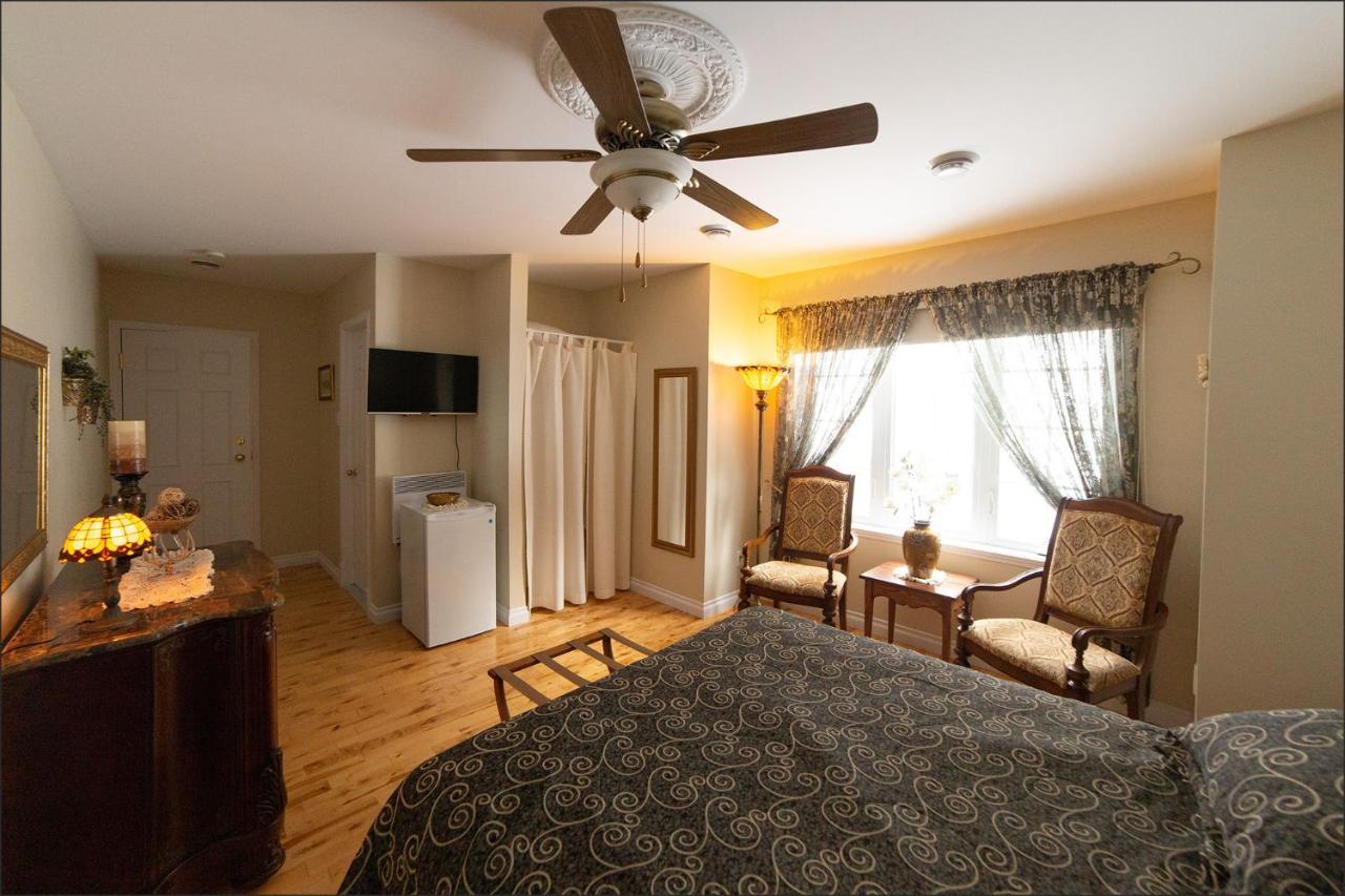 Bed and breakfast Au coeur de Saint-Sauveur-des-Monts Extérieur photo