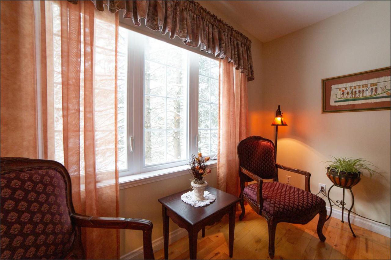 Bed and breakfast Au coeur de Saint-Sauveur-des-Monts Extérieur photo